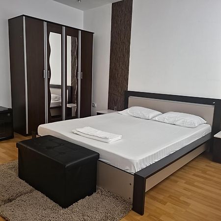 Aparthotel Yanis Bukarest Eksteriør billede