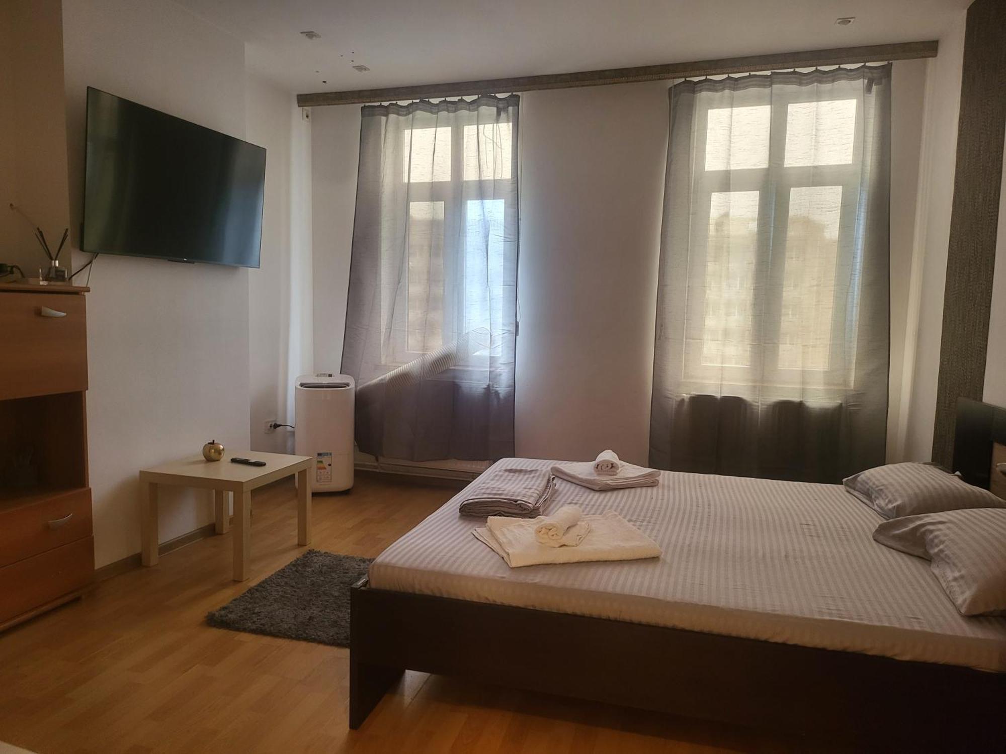 Aparthotel Yanis Bukarest Eksteriør billede